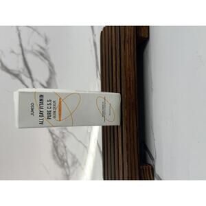 JUMISO All Day Vitamin Pure C 5.5 Glow Serum – 30 mL / 1.01 oz